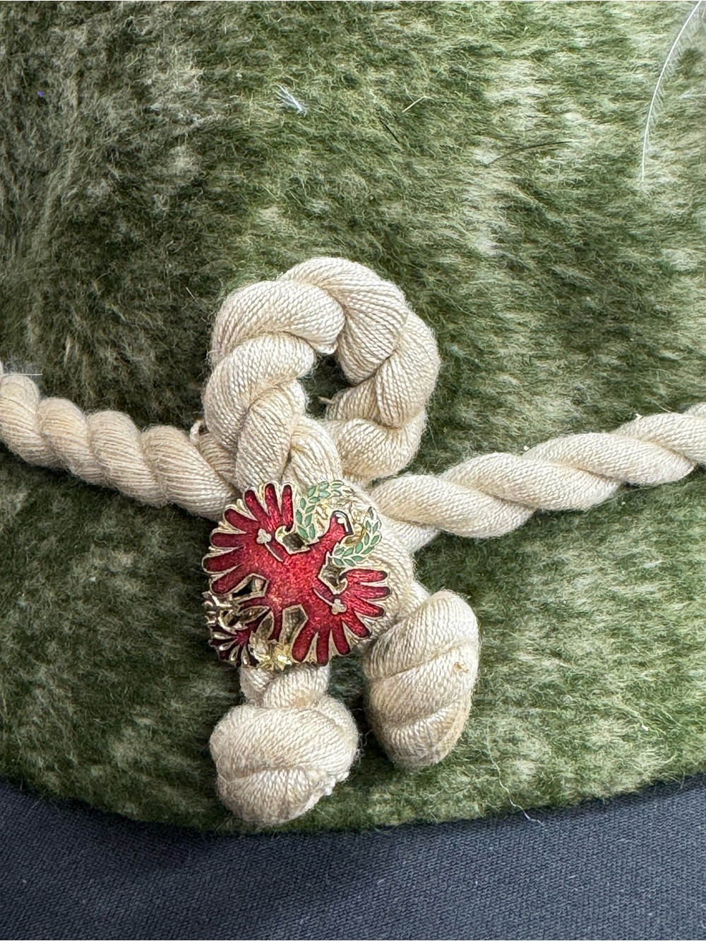 Vintage Green Felt Tyrolean Alpine Hat Feather Braided Cord Floral Brooch - Picture 3 of 6